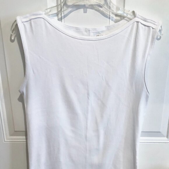 Eddie Bauer Lot of 2 sleeveless 100% cotton tops.  Both Size Medium    EUC - Picture 3 of 12